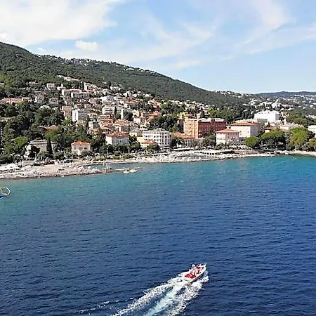 With Seaview Hotel Opatija